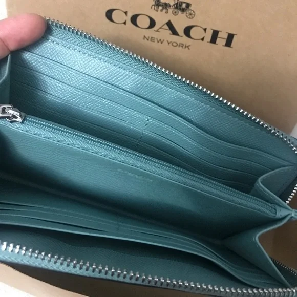 Coach wallet - Picture 2 of 3